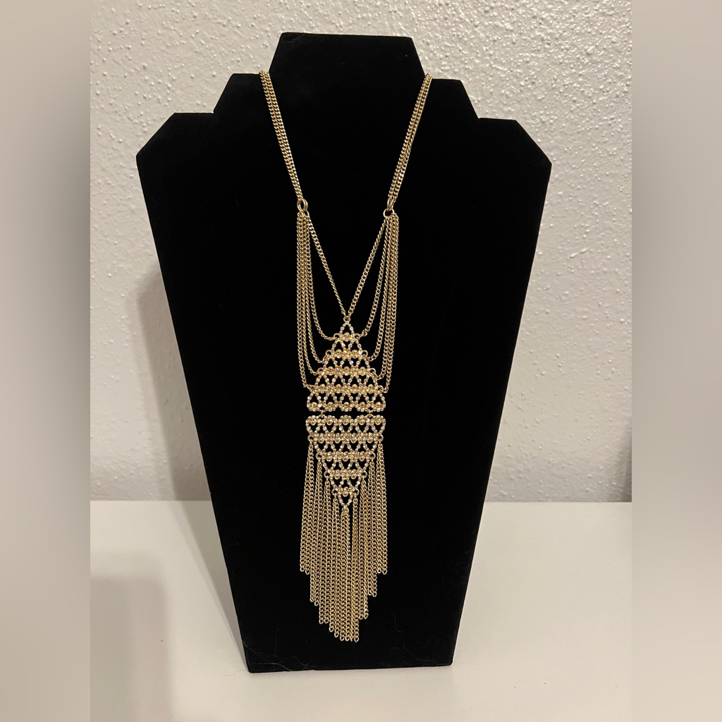 Bebe Elegant Gold Chain Necklace 15$
